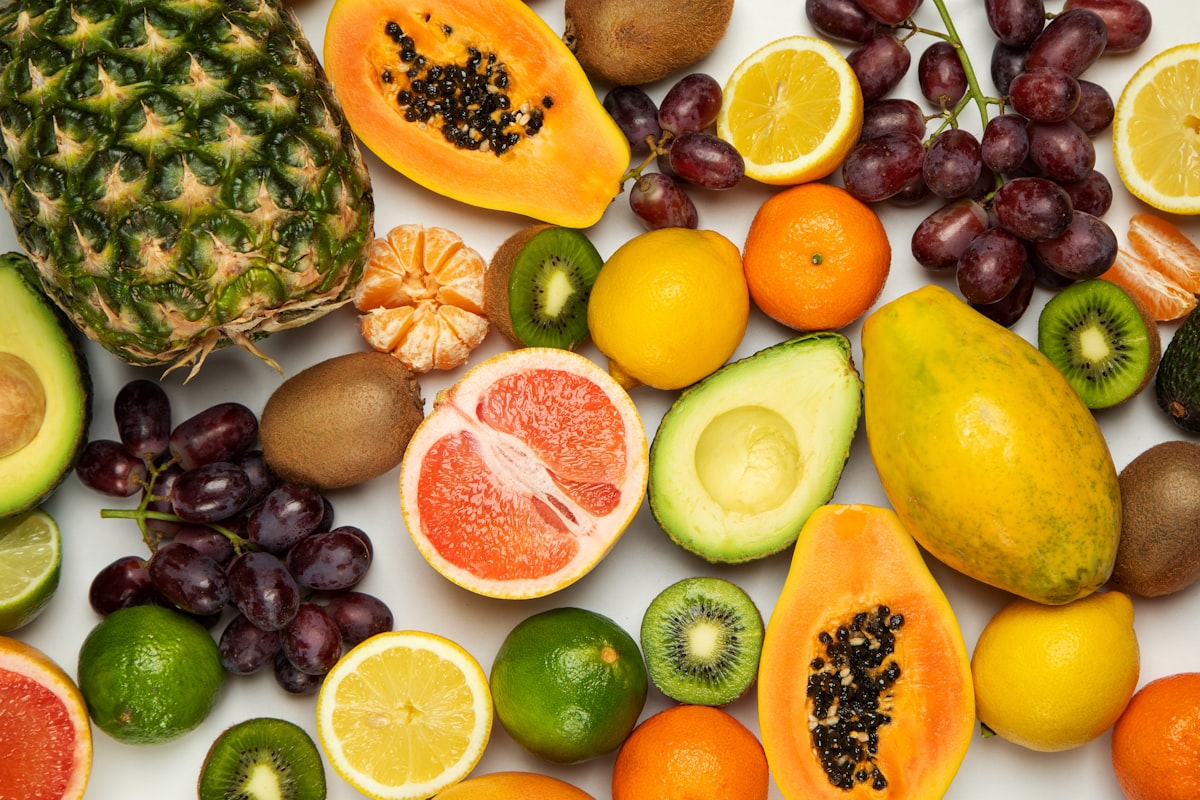 Nutrizione sana e consapevole - frutta e verdura fresche